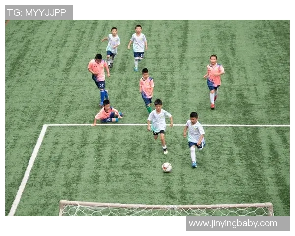 足球比赛中究竟需要多少人参与才能真正展现团队合作与竞技魅力 足球比赛中究竟需要多少人参与才能真正展现团队合作与竞技魅力